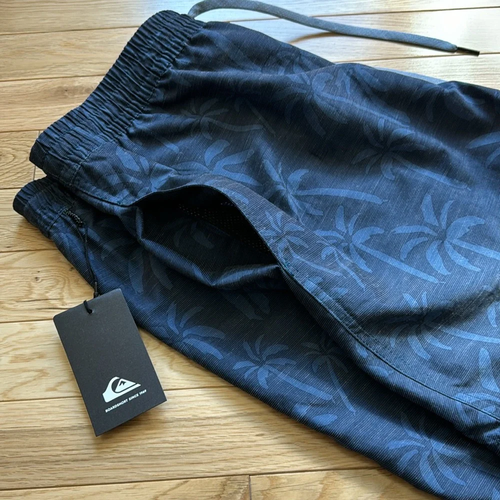 Quicksilver Men’s Boardshorts Blue Palm Tree Print Size L NWT